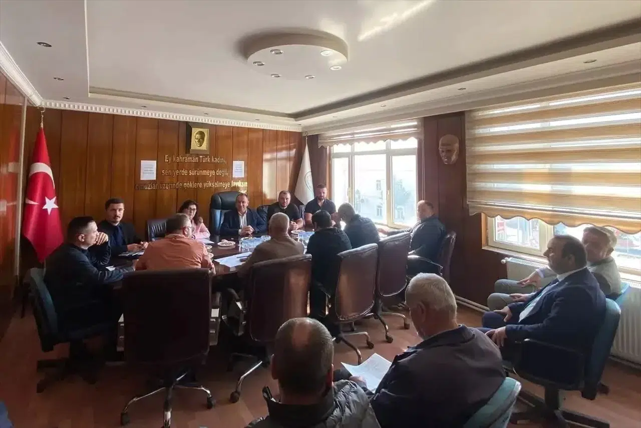 Yenikarpuzlu Belediyesi Tarlalarını Kiraya Verdi