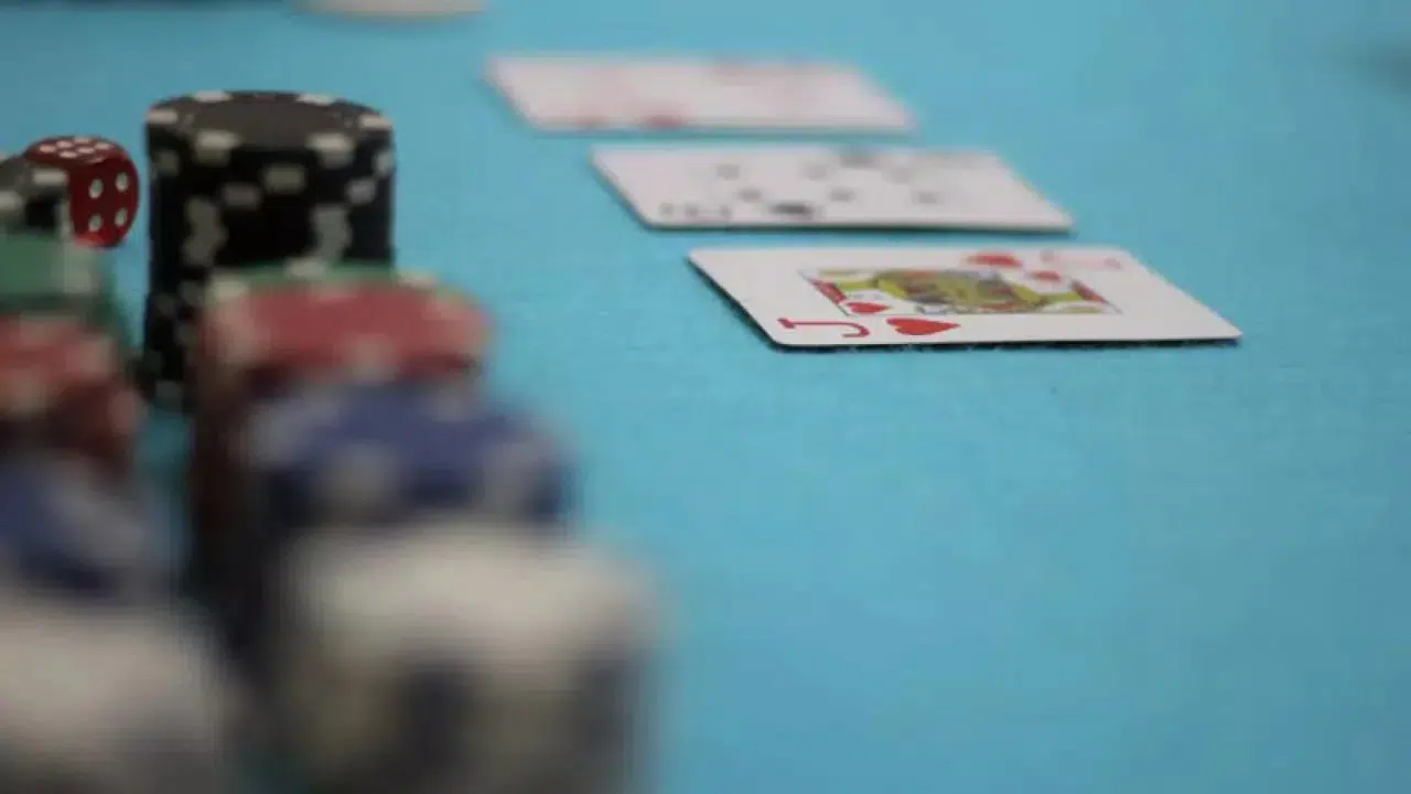 ABD'de Dolandırıcılık Skandalı: X-Ray Masalar ve Özel Gözlükler Kullanıldı