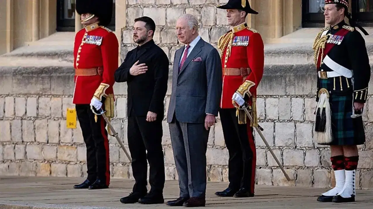 Zelenskiy, İngiltere'de Kral III. Charles Tarafından Resmi Törenle Karşılandı