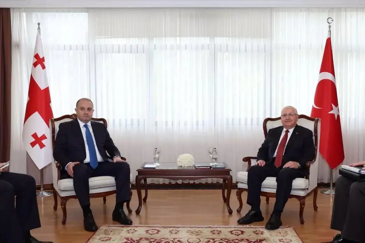 Türkiye-Azerbaycan-Gürcistan Savunma Bakanları Toplantısı Devam Ediyor