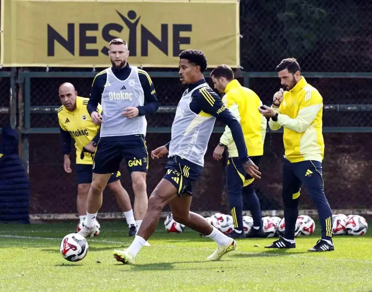 Fenerbahçe, Karagümrük Maçına Hazırlıklarını Sürdürüyor