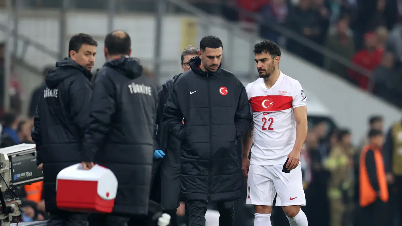 A Milli Takım'da Sakatlık: Kadrodan İki Futbolcu Çıkarıldı