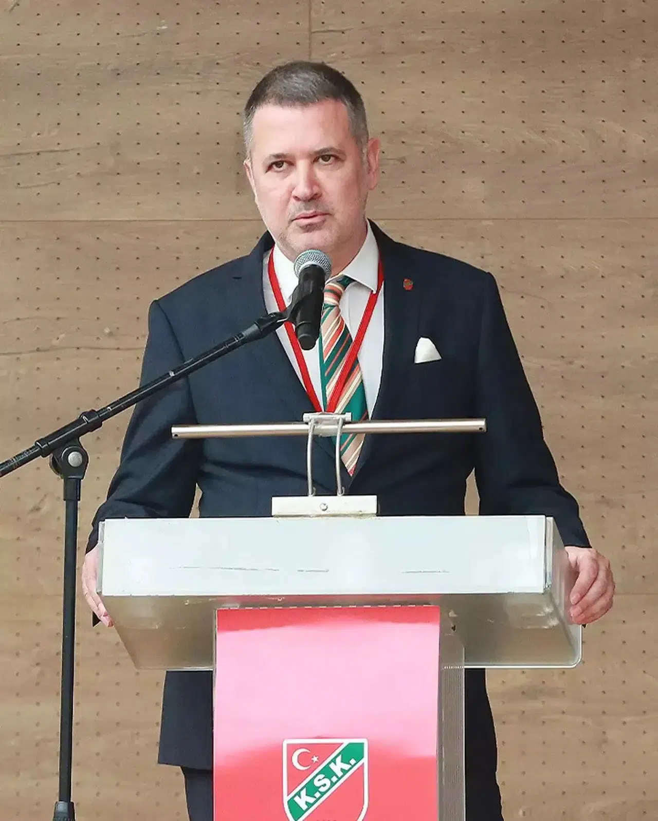 Karşıyaka Spor Kulübü'nde Eski Başkan Ergüllü'ye Ödeme Talimatı