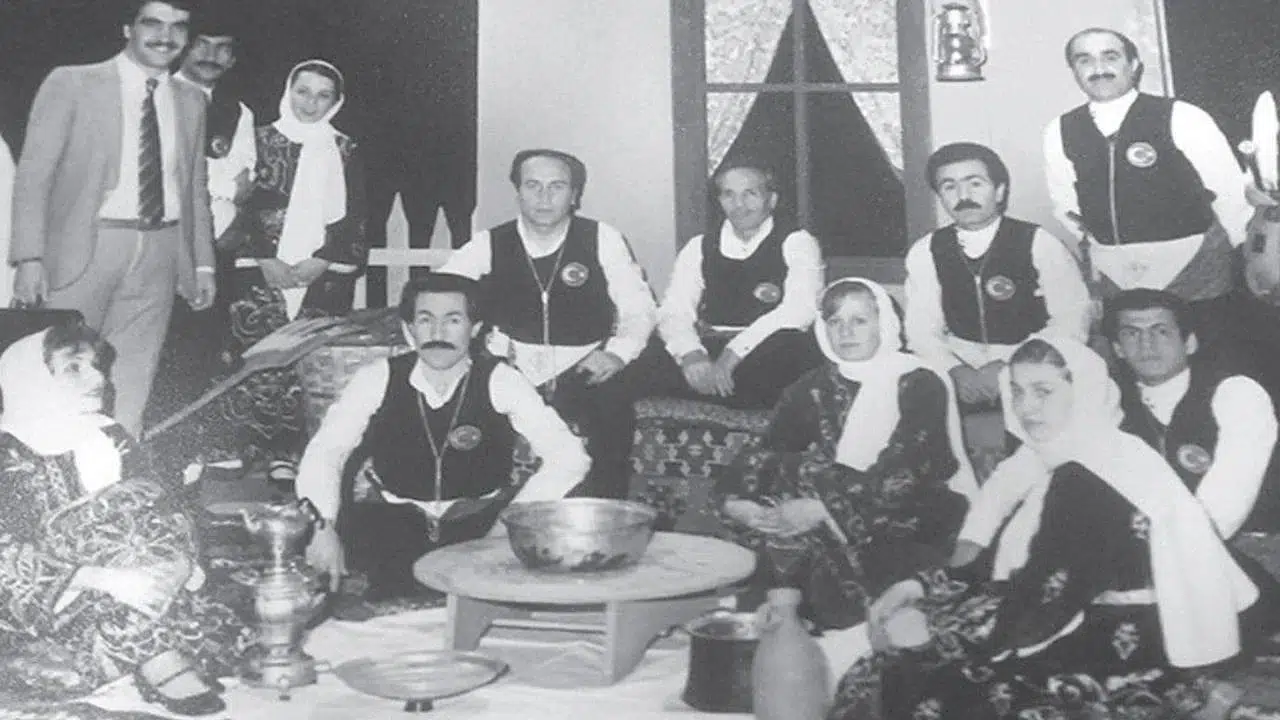Türk Halk Müziği'nin Güçlü Sesi Bahattin Karakoç 74 Yaşında Hayatını Kaybetti