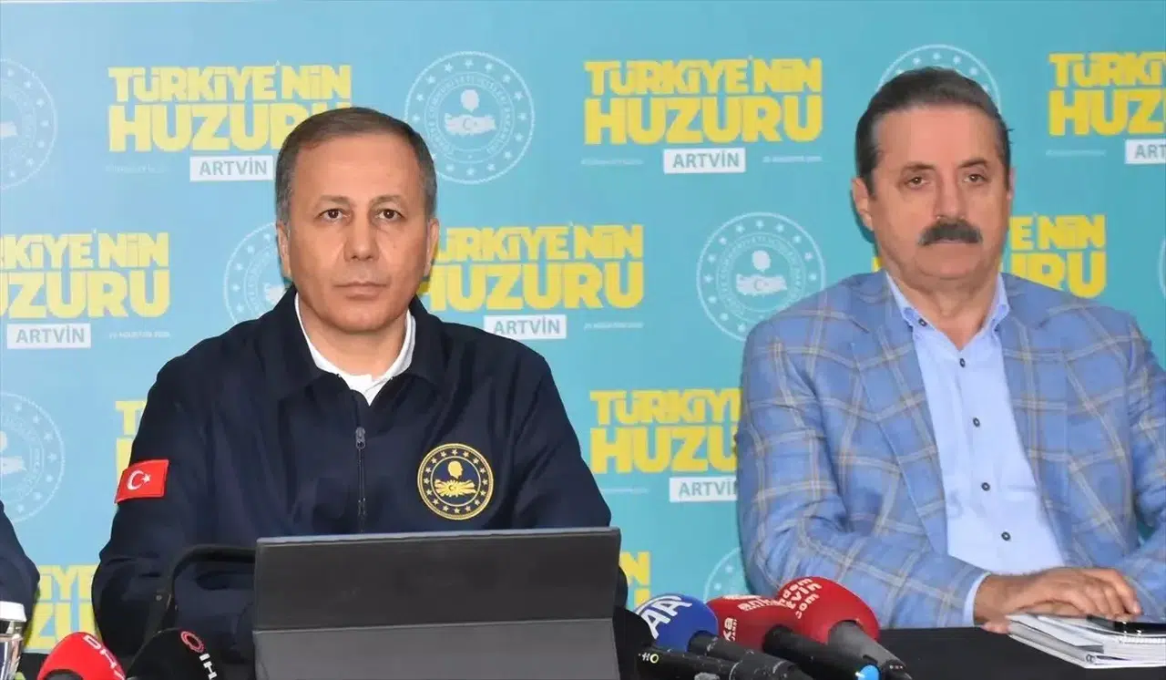 İçişleri Bakanı Yerlikaya, Artvin'deki "Türkiye'nin Huzuru Toplantısı" Sonrası Açıklamalarda Bulundu