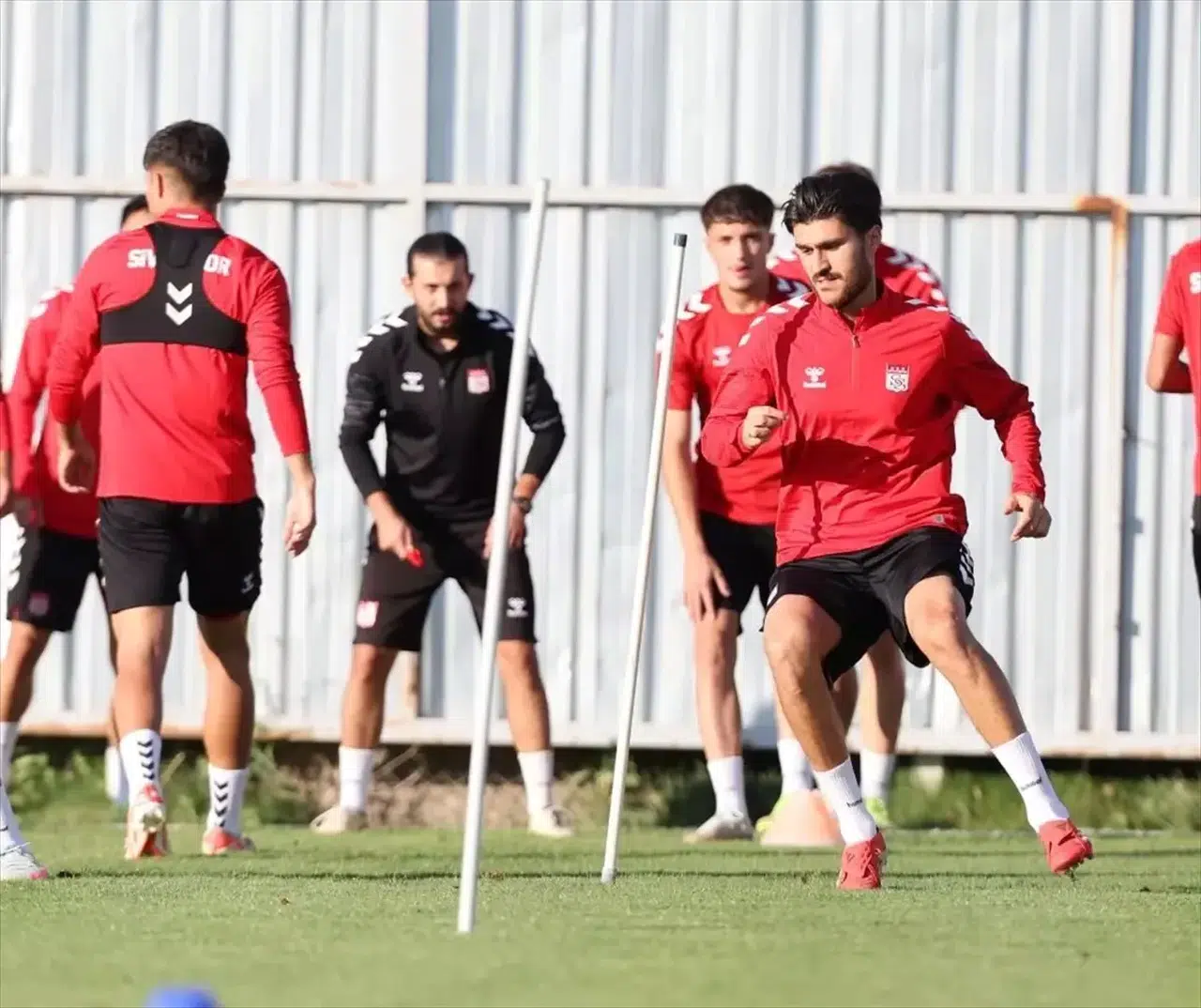 Sivasspor, Sarıyerspor Maçı İçin Hazırlıklarını Sürdürüyor