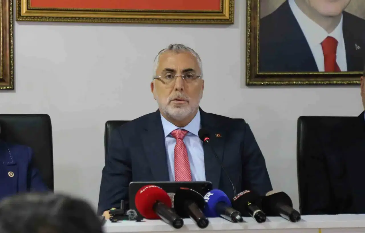 Çalışma ve Sosyal Güvenlik Bakanı Prof. Dr. Vedat Işıkhan Kastamonu'da Açıklamalarda Bulundu