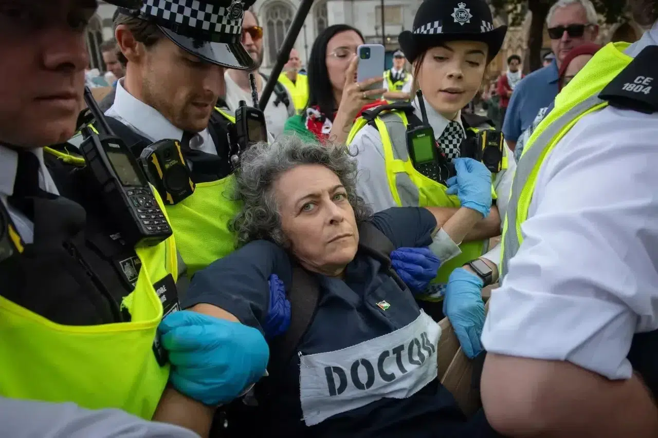 Londra'da 'Palestine Action' Gösterisine 890 Gözaltı