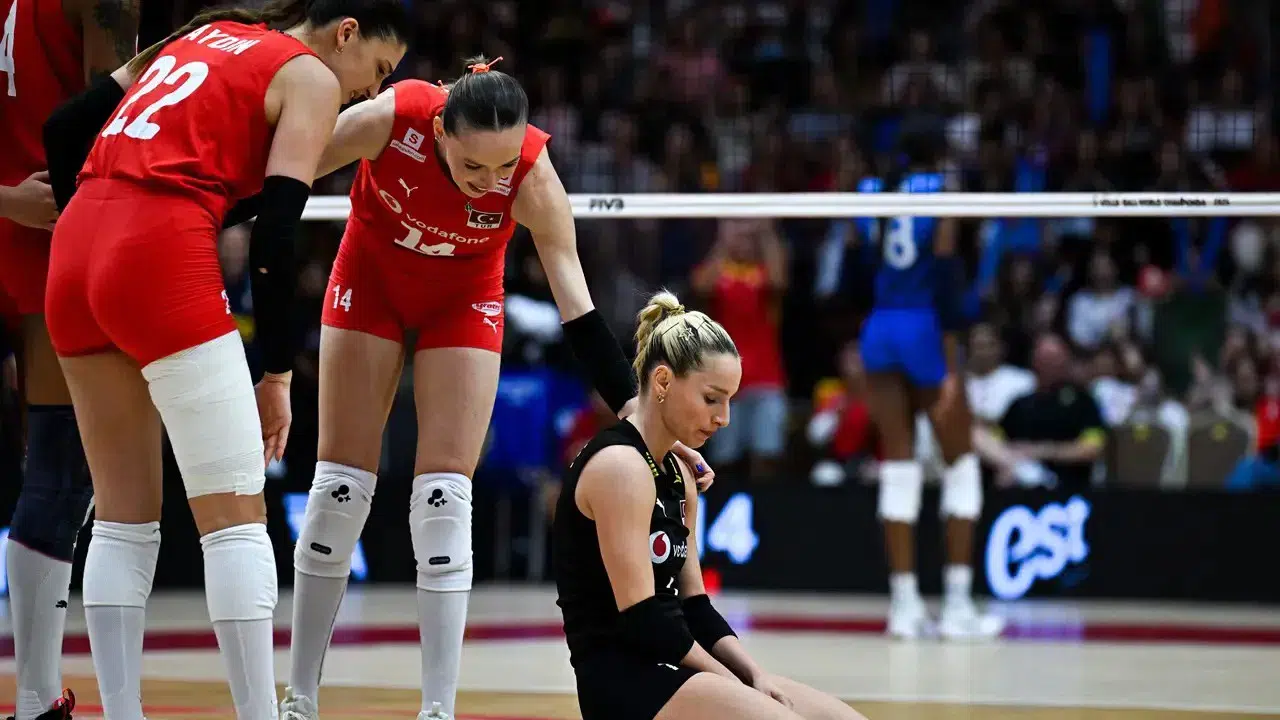Türkiye Sizinle Gurur Duyuyor: Filenin Sultanları, Dünya İkincisi!