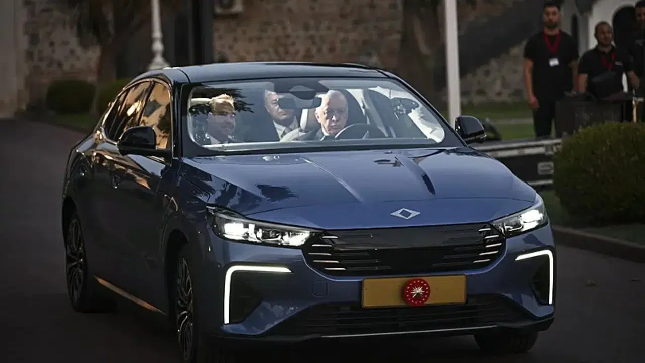 Başkan Recep Tayyip Erdoğan'a TOGG T10F Teslim Edildi