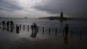 İstanbul'da sabaha kadar gök gürültülü sağanak: Meteoroloji'den kuvvetli yağış alarmı