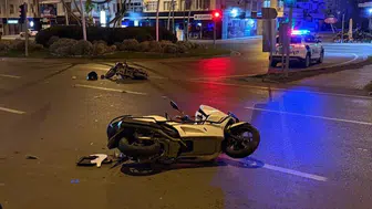 Antalya'da Motosiklet ve Elektrikli Motosiklet Çarpıştı, Yaralılar Var