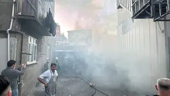 Ümraniye'de Depo Yangını: Bir İşçi Dumandan Etkilendi