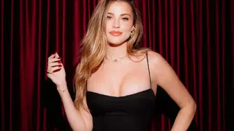 Operasyonda Gözaltına Alınan Ezgi Eyüboğlu Kimdir?