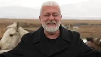 Klip Çekiminde Korku Dolu Anlar: Onur Akın'a Yılkı Atı Çarptı