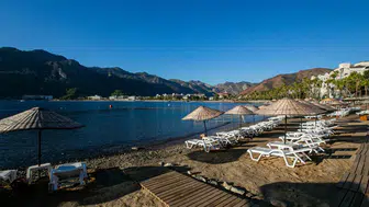 Halk Plajlarına Rekor İlgi: 3 Milyondan Fazla Vatandaş Denizin Tadını Çıkarıyor