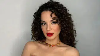 Sahnede Talihsiz Kaza: Aslı Bekiroğlu'nun Kafasına Kapı Düştü