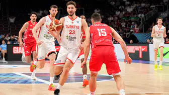 12 Dev Adam, EuroBasket'te Yarı Finale Yükseldi