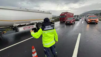 Düzce'de Zincirleme Kaza: 1 Ölü, 2 Yaralı