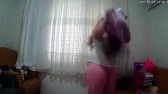 1 Yaşındaki Bebeğe Anne Şiddeti: Gizli Kamera Her Şeyi Açıkladı