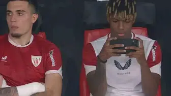 Nico Williams'ın Telefonla Oyun Oynadığı Anlar Taraftarları Kızdırdı