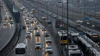 İstanbul'da mesai bitimi kilitlendi: Trafik yoğunluğu yüzde 83'ü aştı
