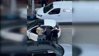 Trafikte dehşet anları: Dövüş antrenörü olduğunu söyleyip sürücüye saldırdı