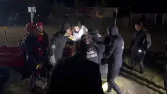 Demet Özdemir'in zor anları: Sağanak stüdyoyu basınca botla kurtarıldı
