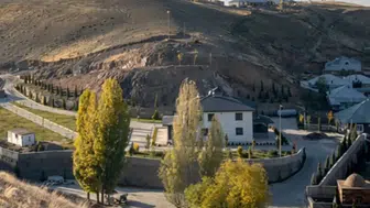 AKP'li başkandan mera arazisine kaçak malikane: 'Herkes yapıyor' savunması