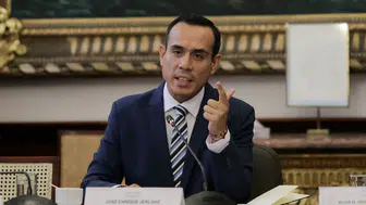 Peru'da Yolsuzluk İddiaları Nedeniyle Geçici Başkan Değişikliği: Son 10 Yılda 8'inci Devlet Başkanı Kim Olacak?