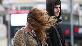 İstanbul Valiliği'nden Fırtına Uyarısı: Hava Sıcaklıkları Mevsim Normallerinin Altına Düşüyor