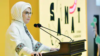 Emine Erdoğan'dan ebeveynlere kritik uyarı: Kendi hikayesini anlatamayan toplumlar başkalarının gölgesinde kaybolur