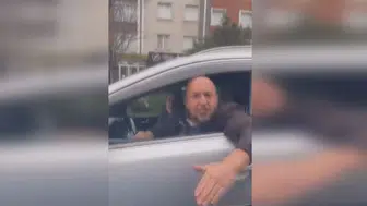 Beylikdüzü’nde vicdansızlık: Yaya yol verdi diye kadın sürücünün aracını parçaladı