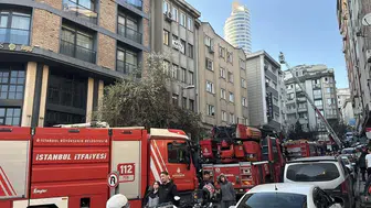 Şişli'de korku dolu anlar: 6 katlı otelde çıkan yangında mahsur kalanlar kurtarıldı