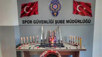 Tribün coşkusu yerini dehşete bıraktı: Deplasman otobüsünde cephanelik operasyonu