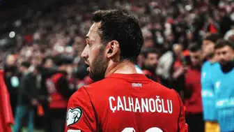 Yıllardır süren meraklı bekleyiş sona erdi: Hakan Çalhanoğlu renklerini açıkladı