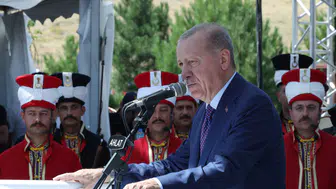 Cumhurbaşkanı Erdoğan, Malazgirt Zaferi'nin 955. yılında Ahlat'ta vatandaşlarla bir araya geldi