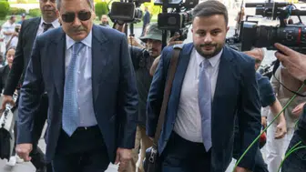 Melih Gökçek'in adliye mesaisi: Sakız çiğnedi, soruları yanıtsız bıraktı