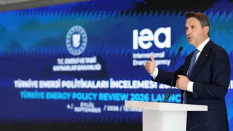 Bakan Bayraktar'dan Enerjide 'Elektrikleşme' Devrimi: 2035 Hedefi 10 Milyon Araç