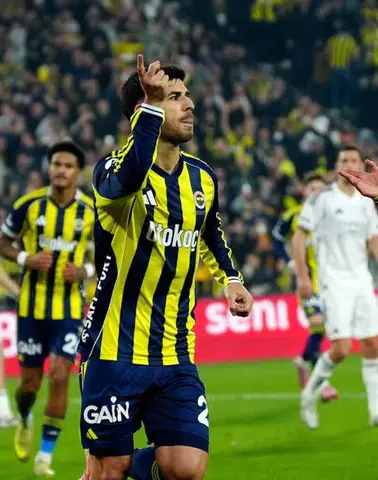 Fenerbahçe'de Rizespor sınavı öncesi kritik alarm: Kart sınırındaki 7 yıldız derbiyi kaçırabilir