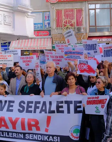 Eskişehir'de emeklilerden vefalı yürüyüş: Ali Şekeroğlu unutulmadı