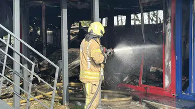 İstanbul'da Yıldız Teknik Üniversitesi Kampüsünde Yangın Çıktı