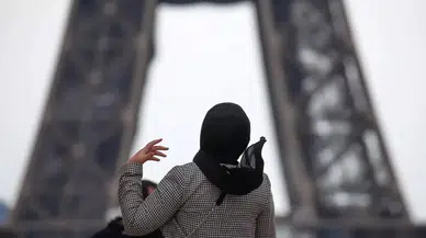 Fransız Vekilden Başörtüsü Açıklaması: 'Müslümanlara Olumsuz Mesaj Veriyor'