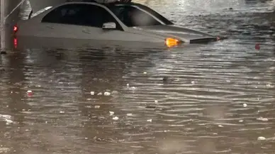 Antalya ve İlçelerinde Sağanak Yağış Etkili Oldu