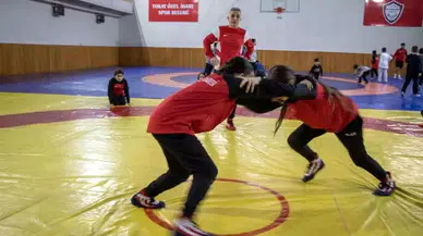 Şampiyon Güreşçi Nesrin Baş, Tokat'ta Kız Çocuklarına Örnek Oldu