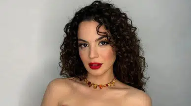 Sahnede Talihsiz Kaza: Aslı Bekiroğlu'nun Kafasına Kapı Düştü