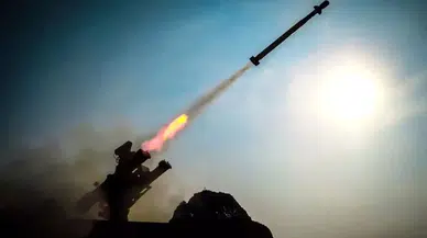 İran, Umman Denizi'nde Füze Tatbikatı Gerçekleştirdi