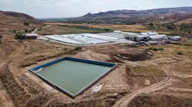 Baba ve Kızı, 1300 Metreden Çıkardıkları Tuz ile Dünyaya İhraç Ediyor!