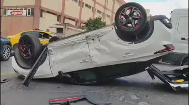 Bahçelievler'de Minibüs ile Otomobil Çarpıştı: 2 Yaralı