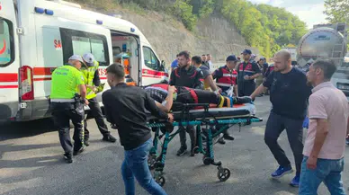 Bursa'da Otomobilin Park Halindeki Tankere Çarpması Sonucu 5 Kişi Yaralandı